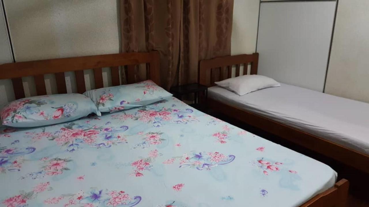 Discovery Cafe And Guesthouse Малакка Экстерьер фото