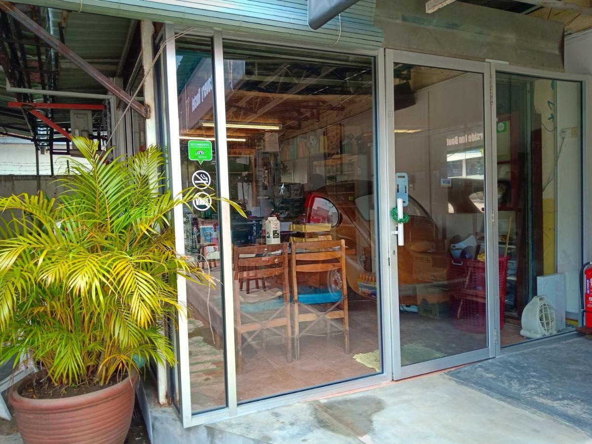 Discovery Cafe And Guesthouse Малакка Экстерьер фото