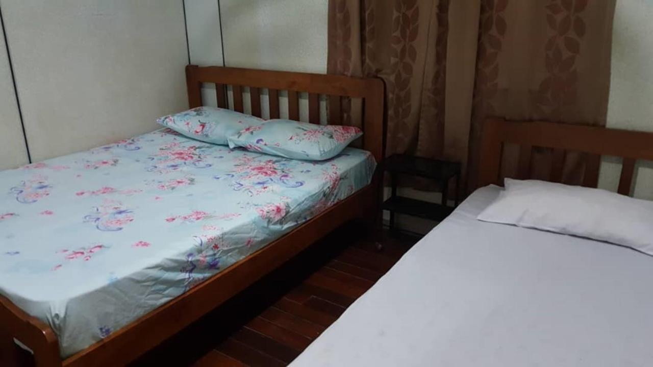 Discovery Cafe And Guesthouse Малакка Экстерьер фото